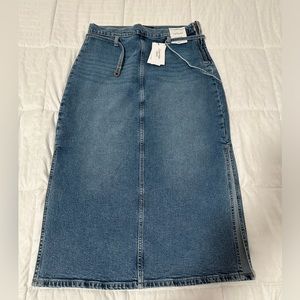 Calvin Klein Denim High Rise Skirt with belt Size 8/29 NWT